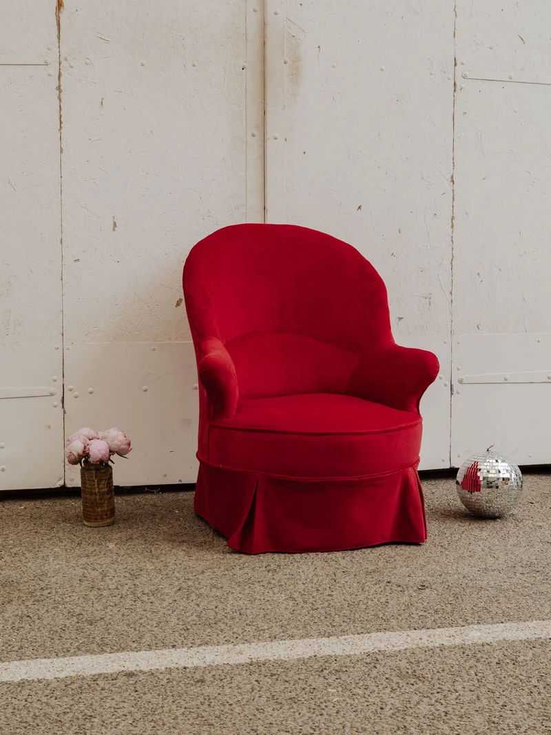 Ernest, le fauteuil en velours rouge N°994