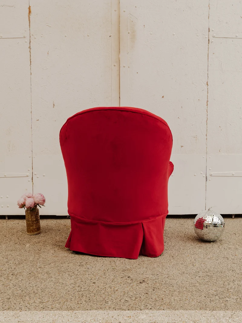 Ernest, le fauteuil en velours rouge N°994