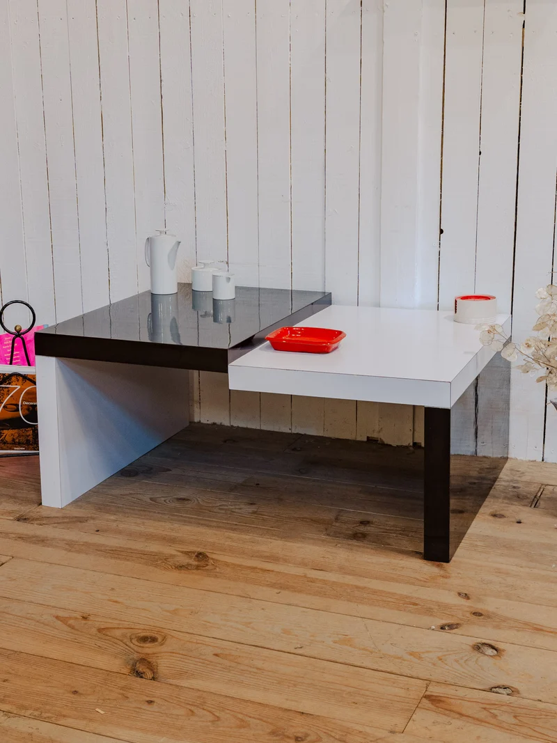 Donna, la table basse en bois noir et blanc N°983