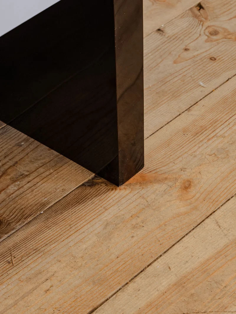 Donna, la table basse en bois noir et blanc N°983