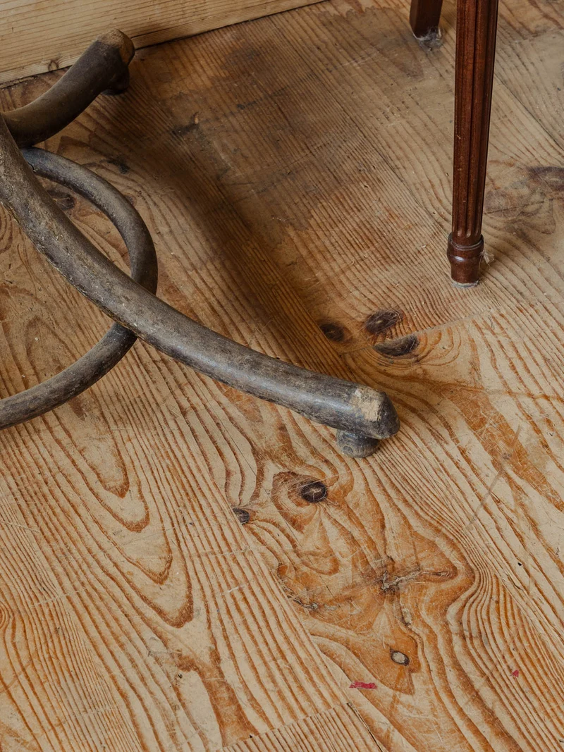 Max, le porte-manteau en bois N°337