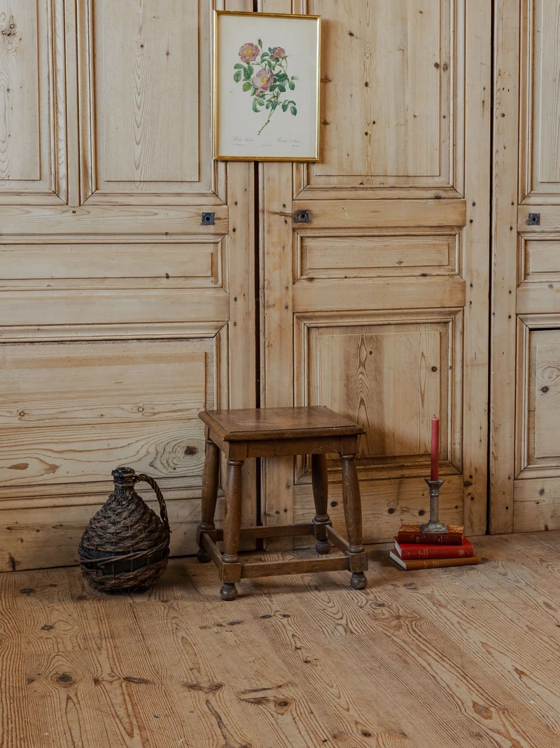 Regis, le tabouret en bois N°1365