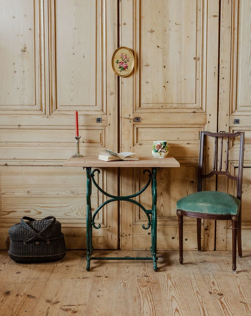 Francine, la table d'appoint en bois et fer vert N°945