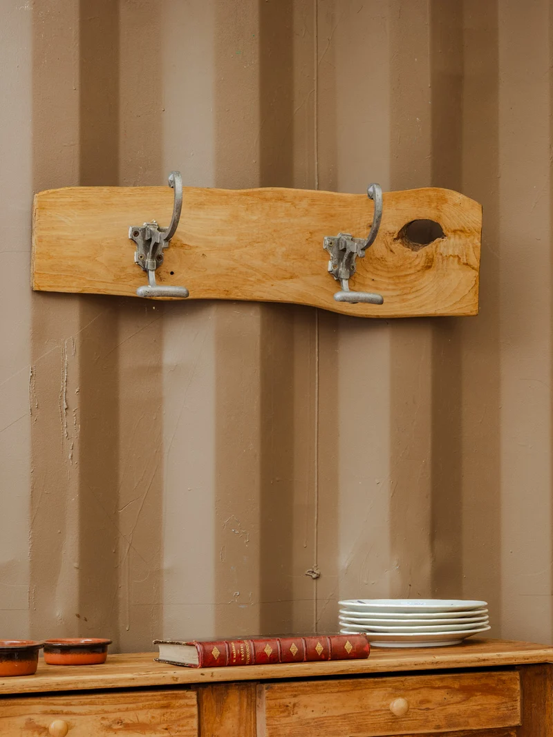 Max, le porte-manteau en bois N°307