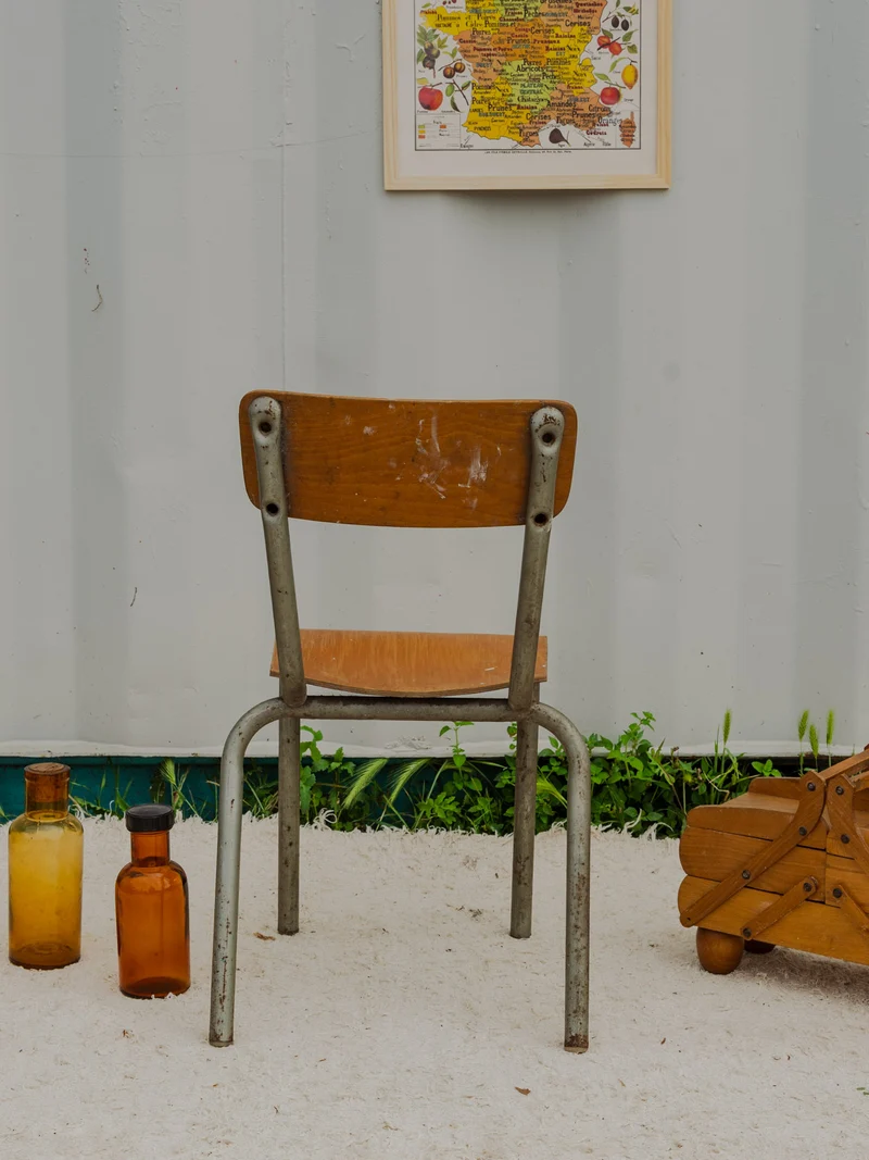 Ernestine, la chaise pour enfant d'école en bois N°1278