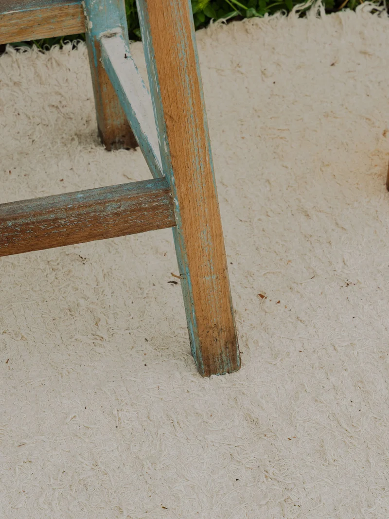 Regis, le tabouret en bois patiné N°1375