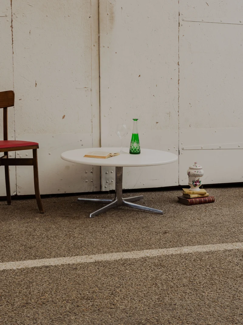 Donna, la table basse ronde blanche et chromée N°1010
