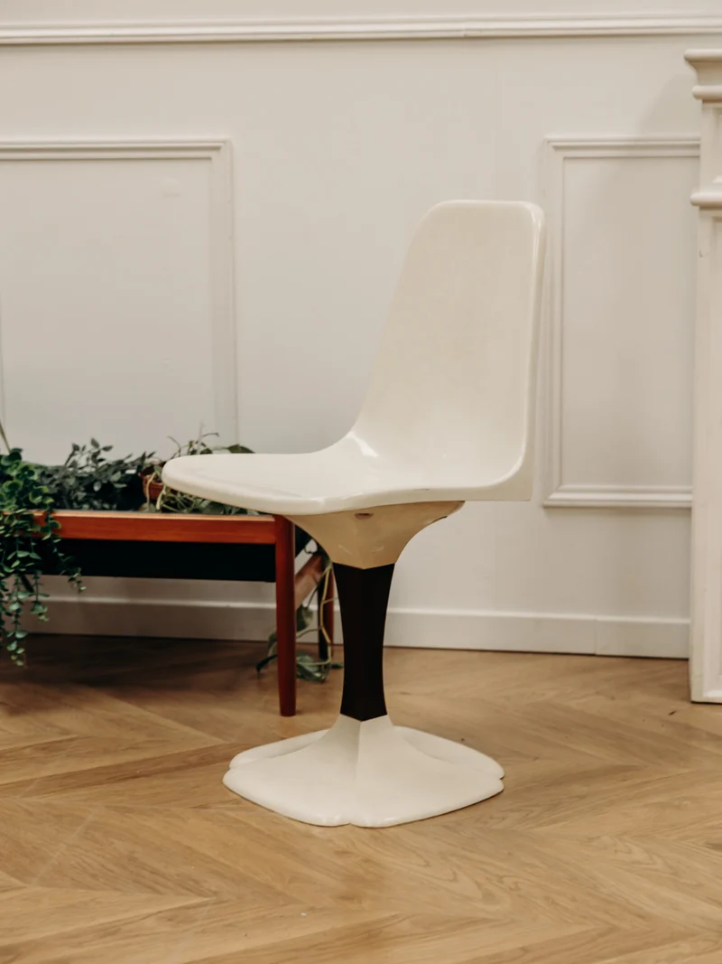 Alma, la chaise tulipe seventies N°1569