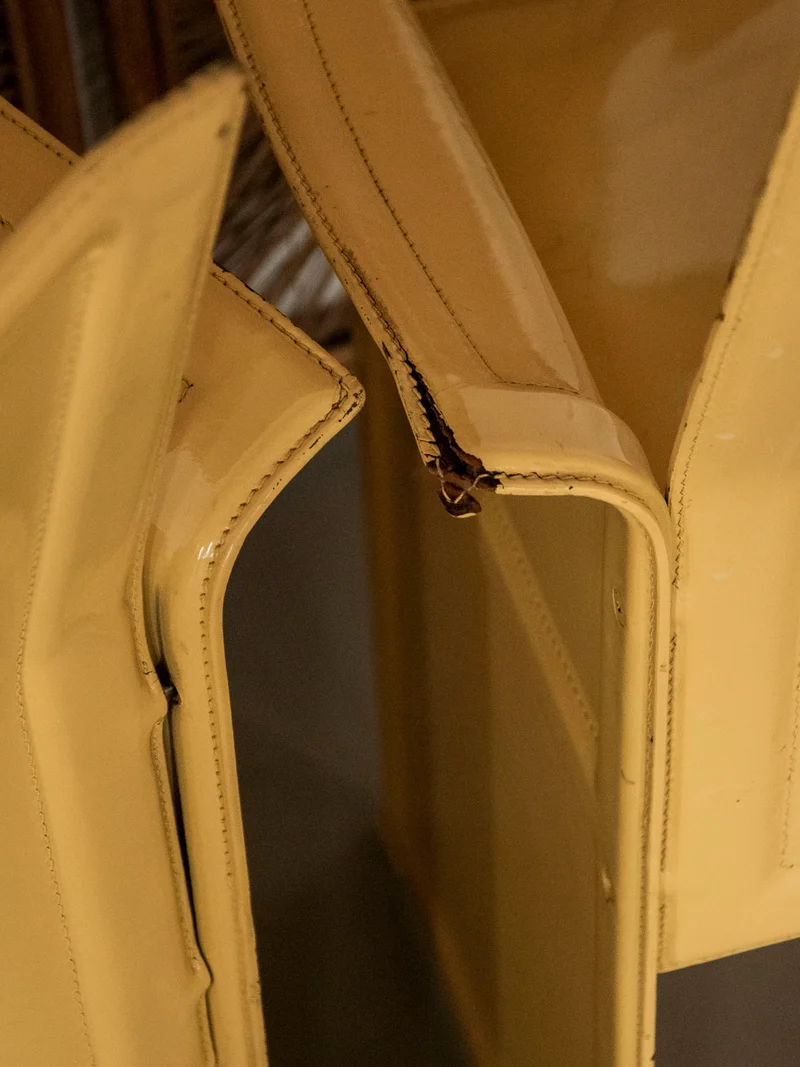Jakob, la paire de fauteuils en cuir crème N°1241