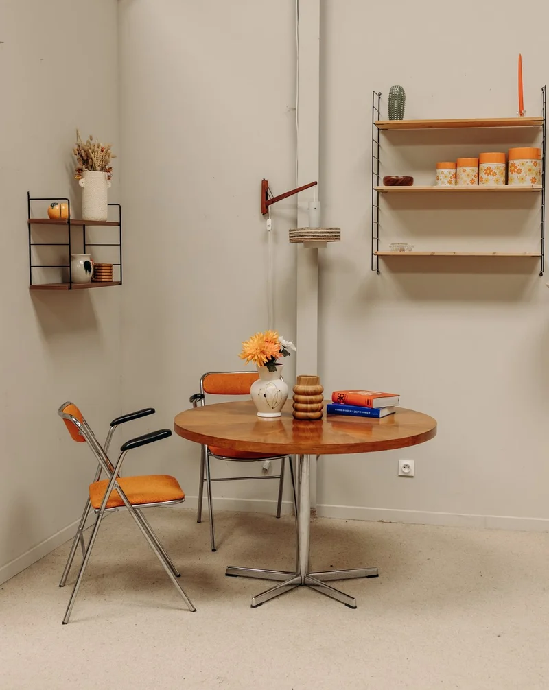 Karla, la table à manger ronde au plateau en bois N°1168