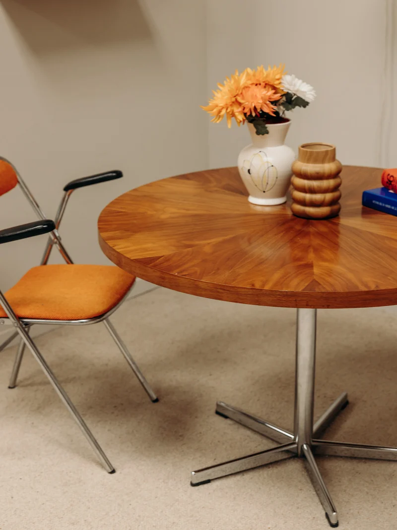 Karla, la table à manger ronde au plateau en bois N°1168