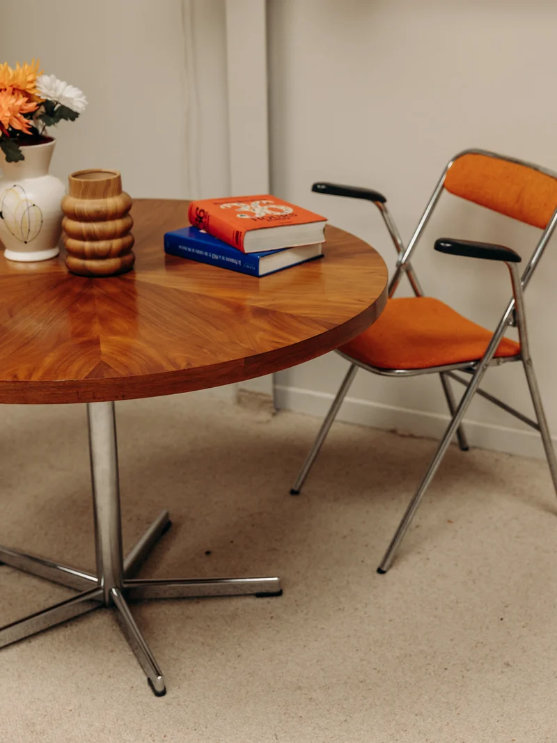 Karla, la table à manger ronde au plateau en bois N°1168