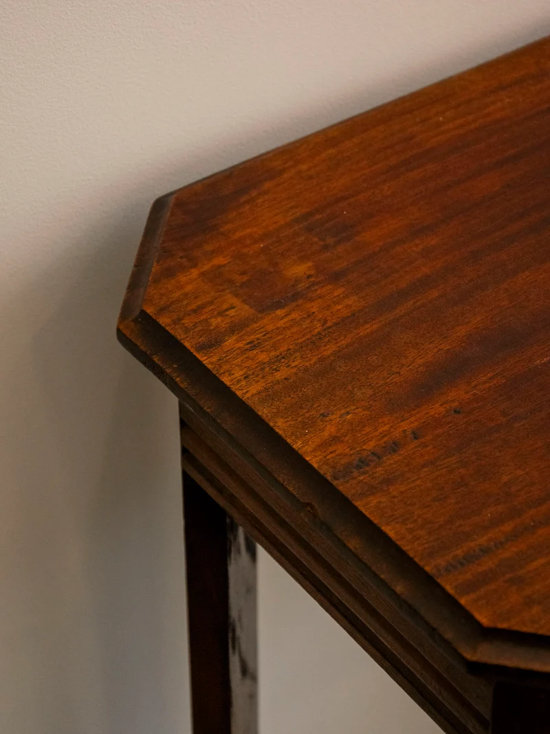 Francine, la table d'appoint au style Art Déco N°936
