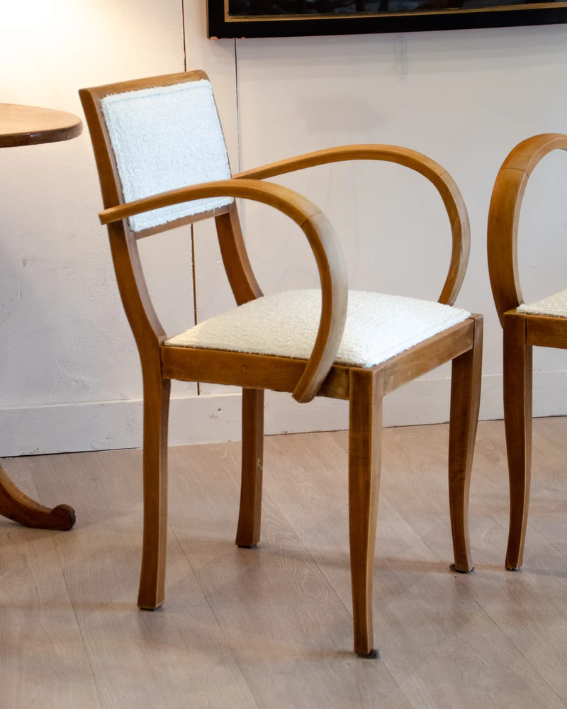 Ernest, la paire de fauteuils en hêtre N°952