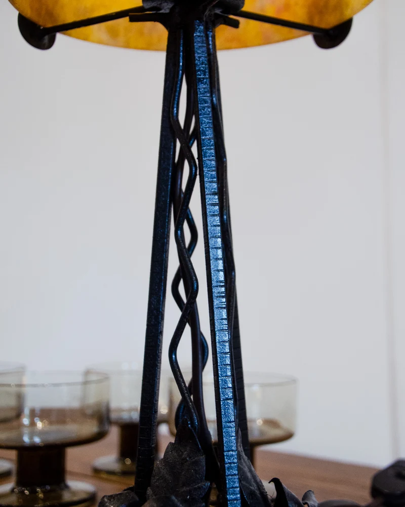 Julia, la lampe Daum en fer forgé et pâte de verre N°930