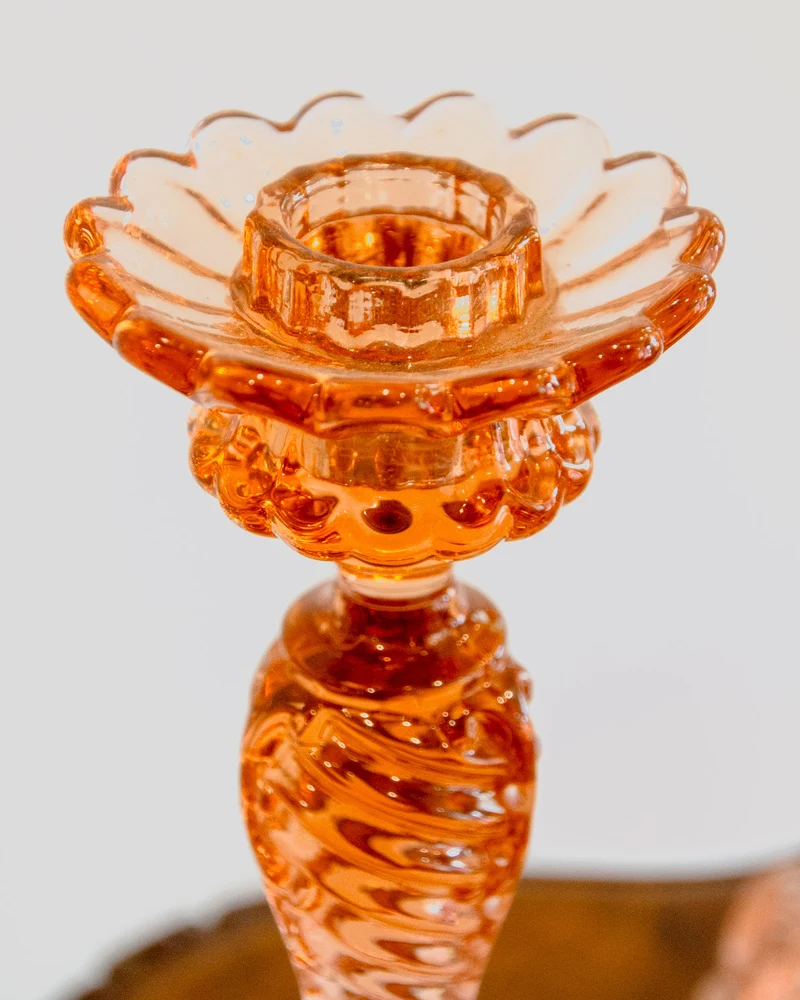 Alix, la paire de bougeoirs rose N°1010