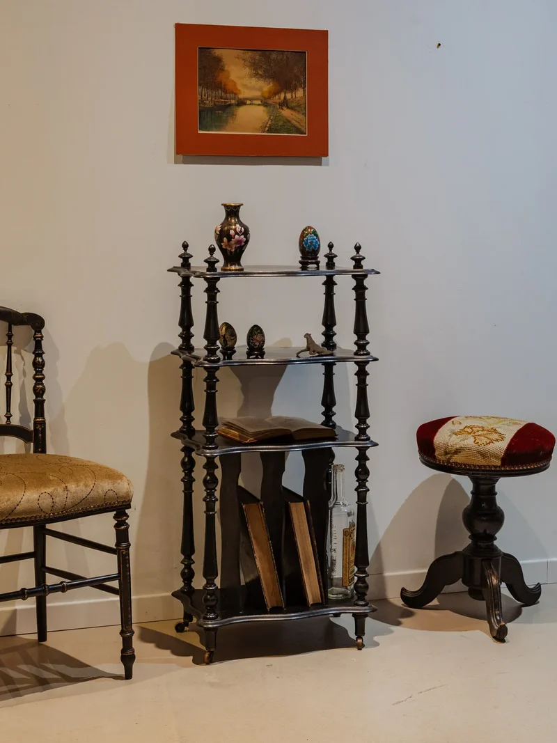 Gaëlle, l'étagère à partitions en bois noir N°867