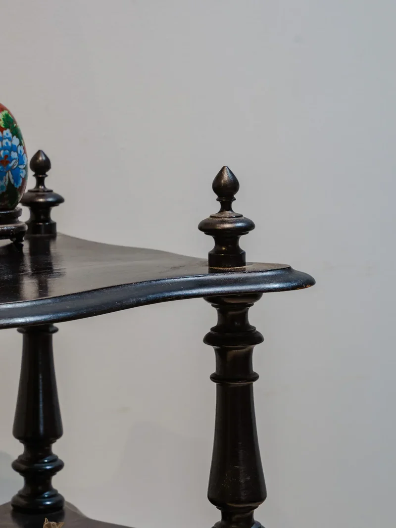 Gaëlle, l'étagère à partitions en bois noir N°867