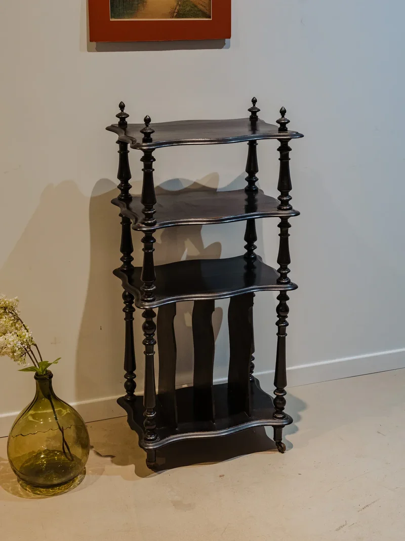 Gaëlle, l'étagère à partitions en bois noir N°867