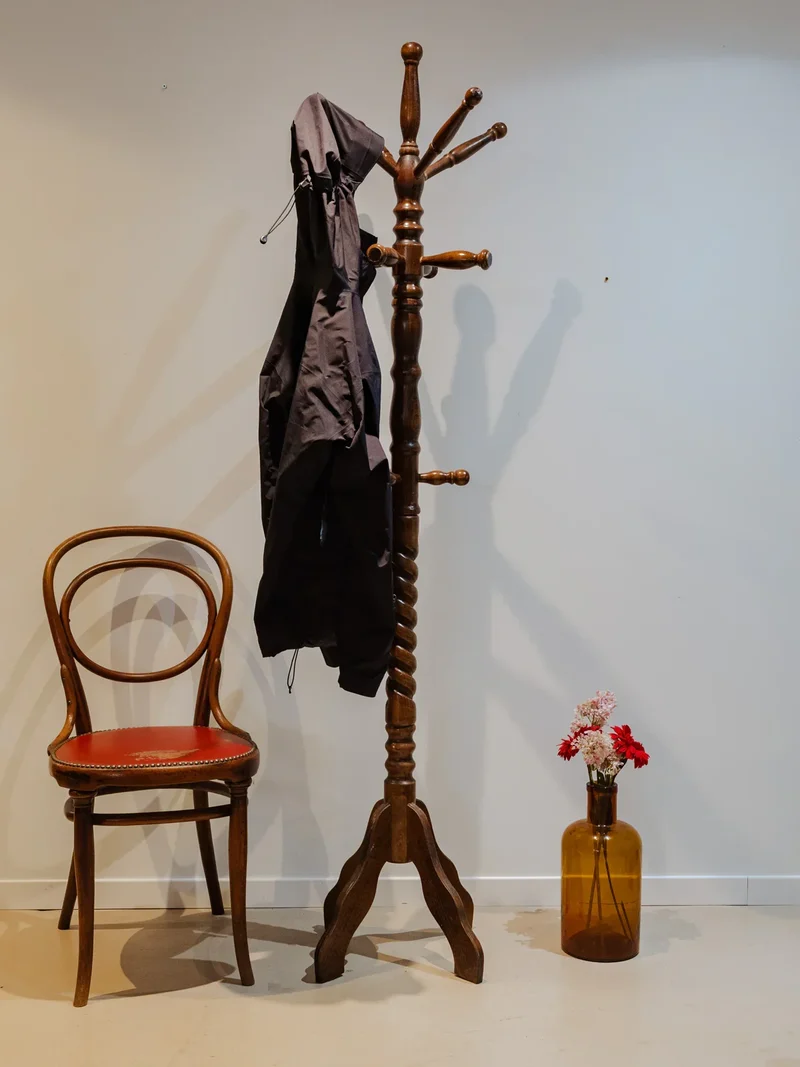 Max, le porte-manteau en bois N°318