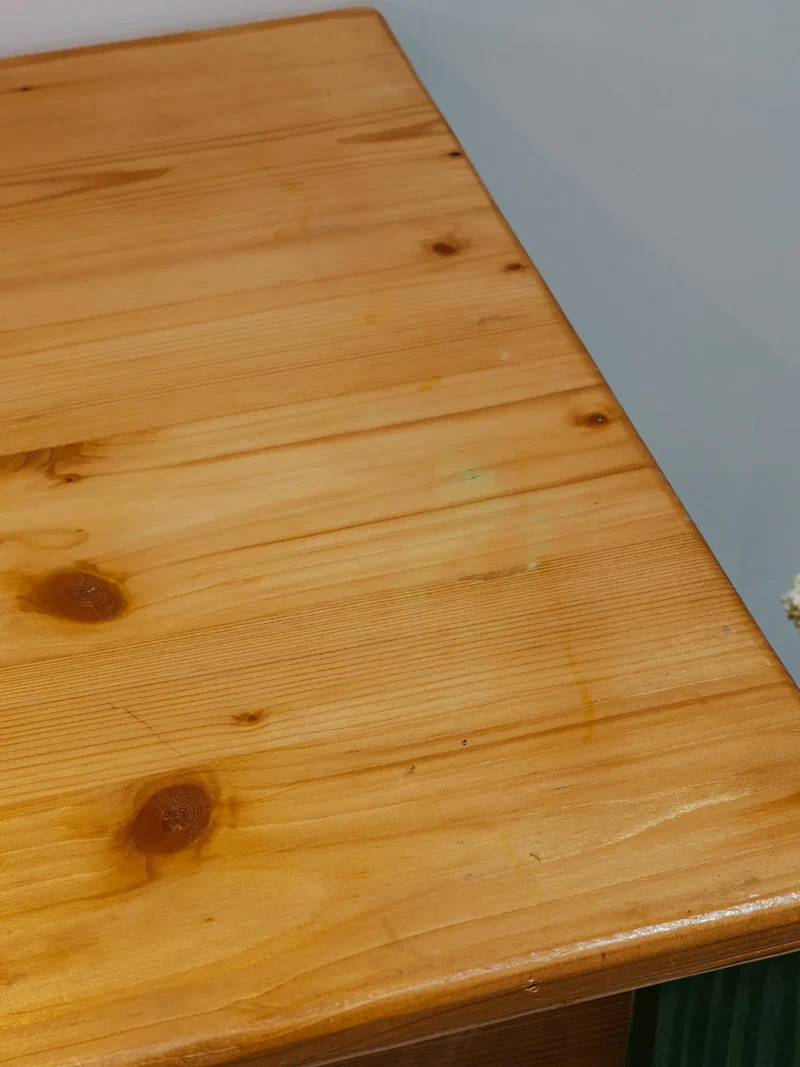 Edouard, le bureau et sa chaise pour enfant en bois N°698