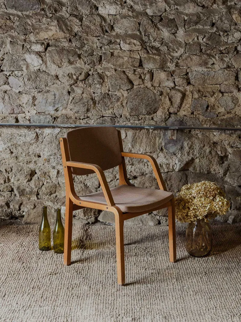 Ernest, le fauteuil en bois et tissu beige N°953