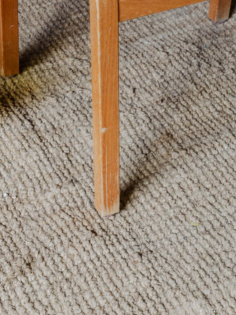 Ernest, le fauteuil en bois et tissu beige N°953