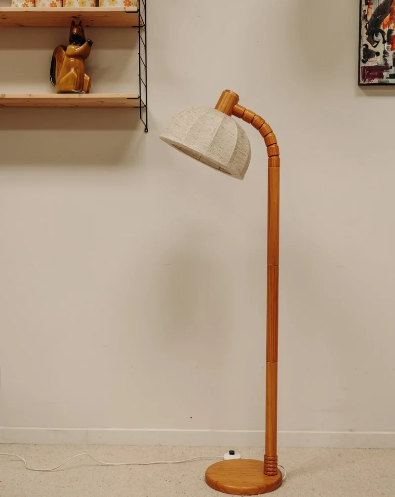 Julien, le lampadaire en bois et toile N°377