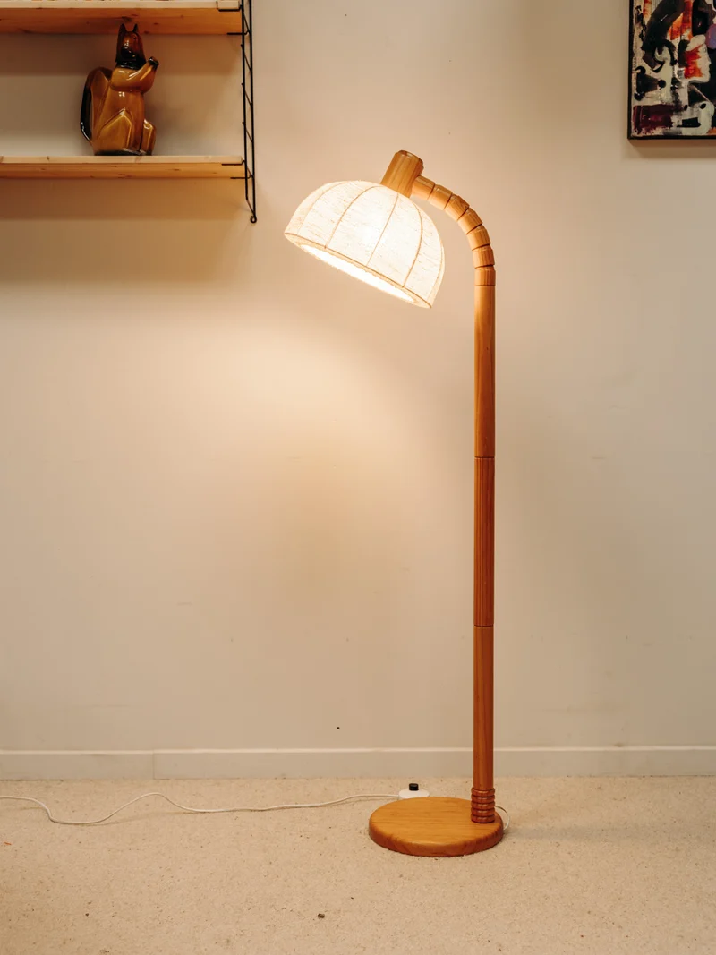 Julien, le lampadaire en bois et toile N°377