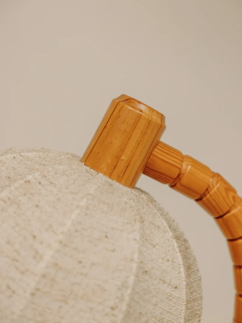Julien, le lampadaire en bois et toile N°377