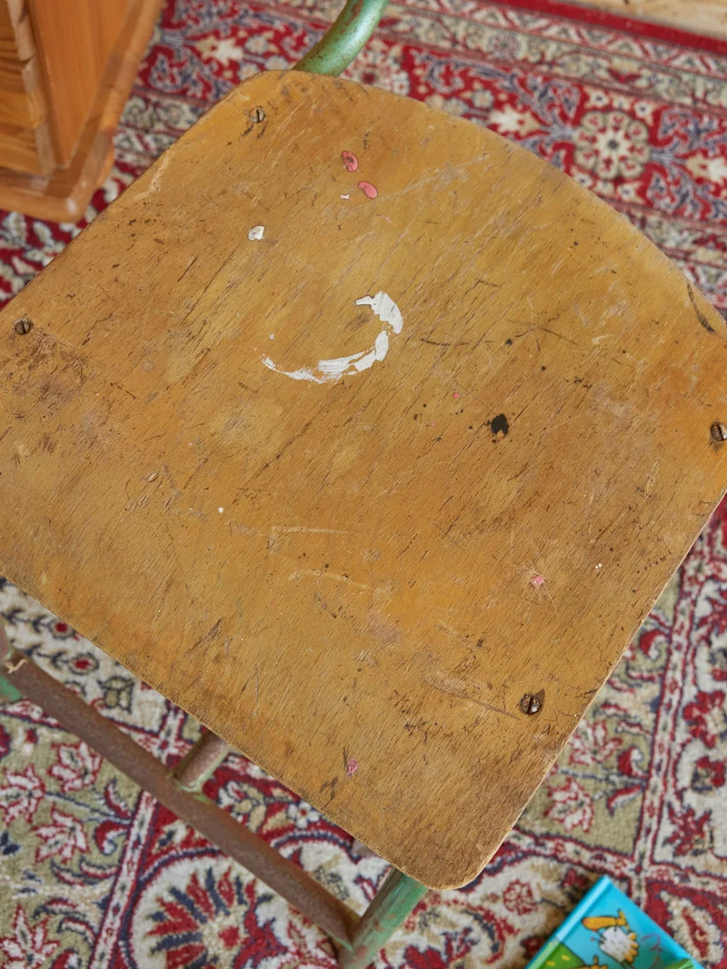 Claude, la chaise d'écolier N°1264