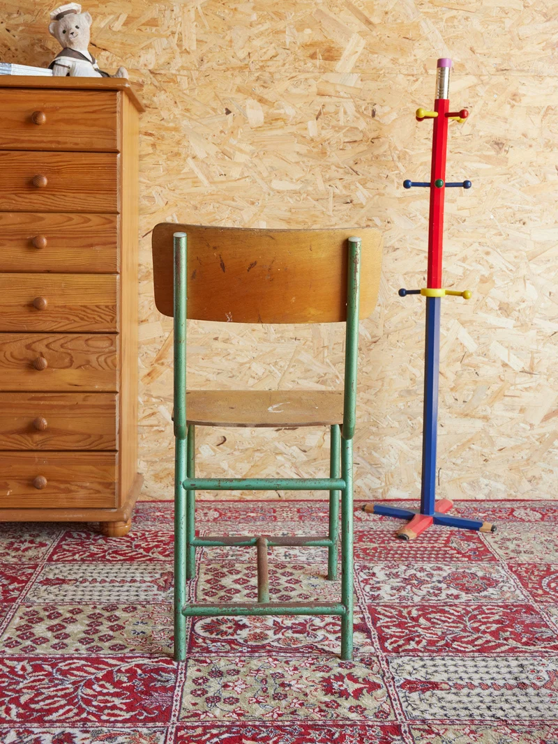 Claude, la chaise d'écolier N°1264