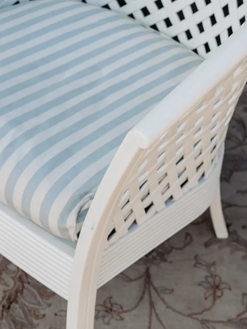 Jakob, le fauteuil en plastique tressé N°1209