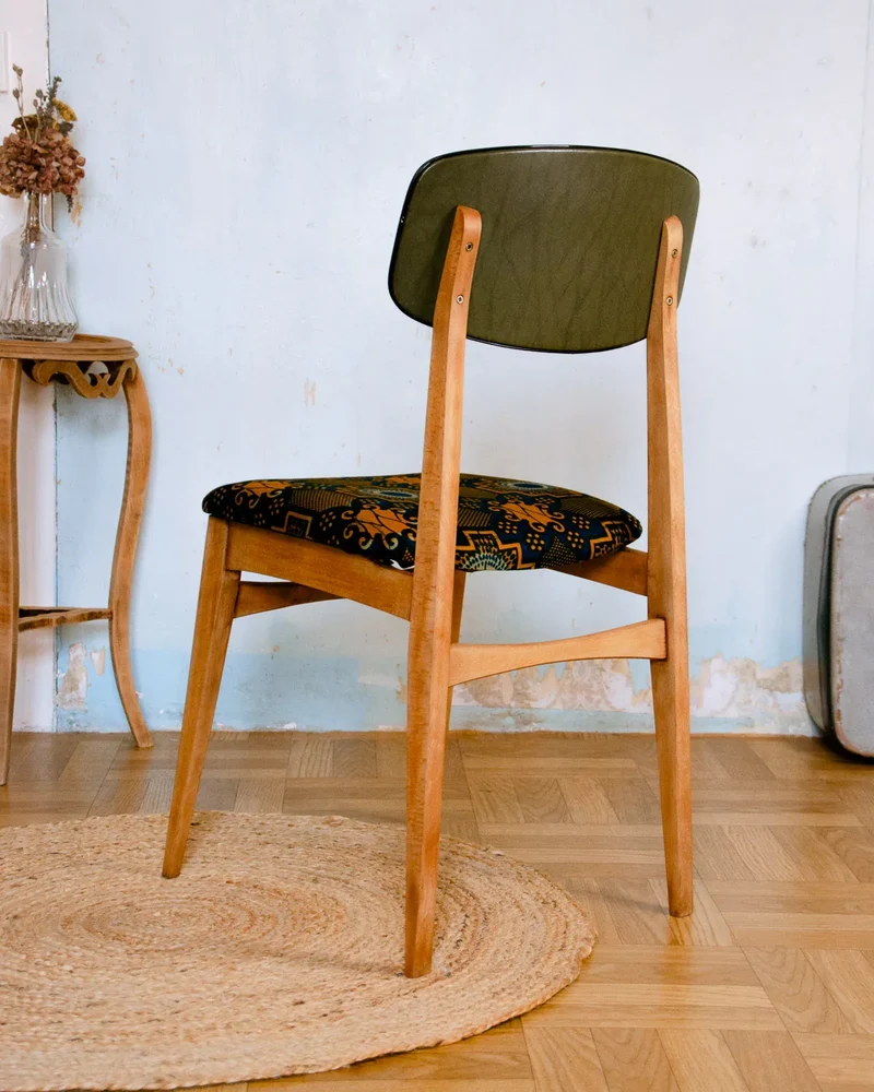 Claude, la chaise en bois et simili cuir N°1201