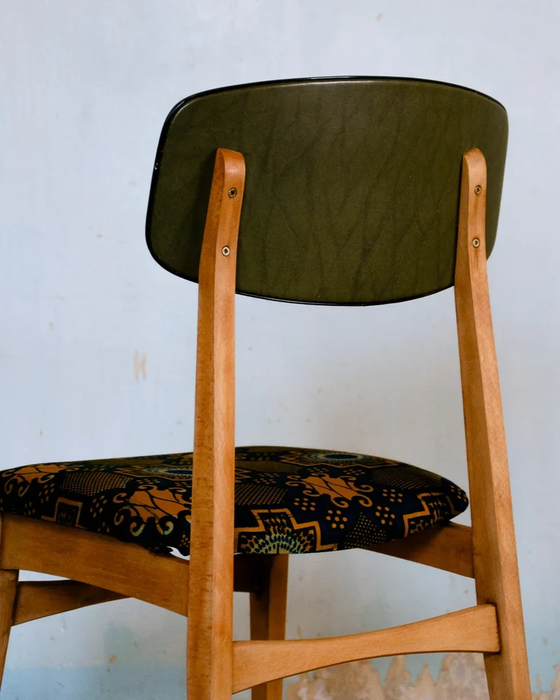 Claude, la chaise en bois et simili cuir N°1201
