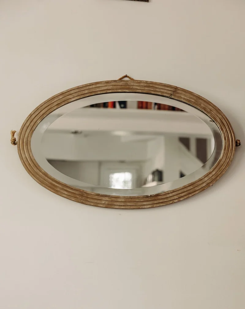 Georges, le miroir ovale peint beige N°1127