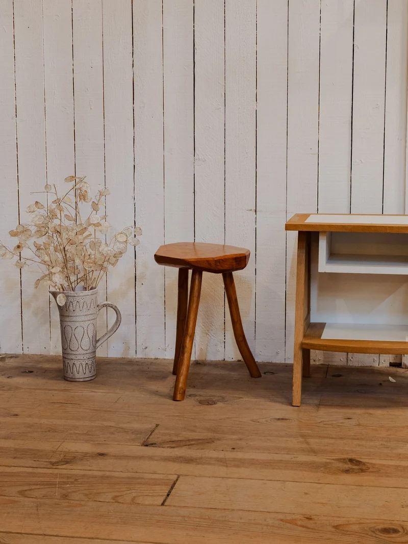 Regis, le tabouret en bois N°1352