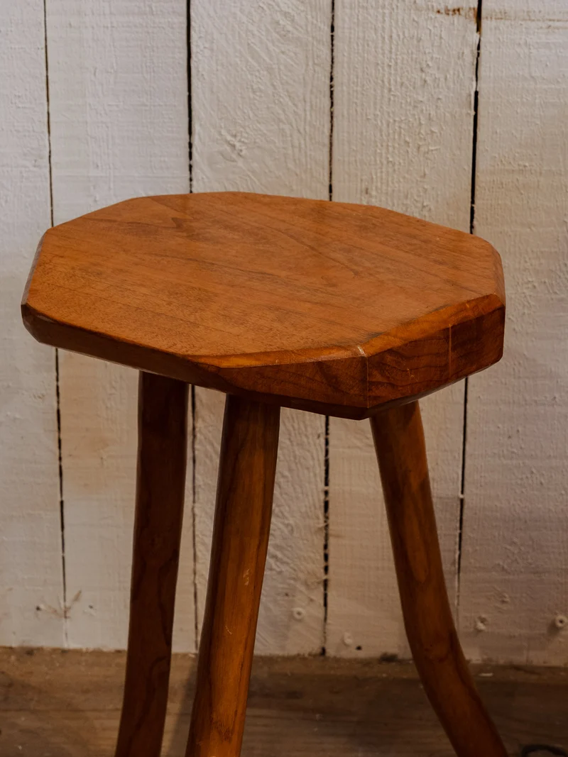 Regis, le tabouret en bois N°1352