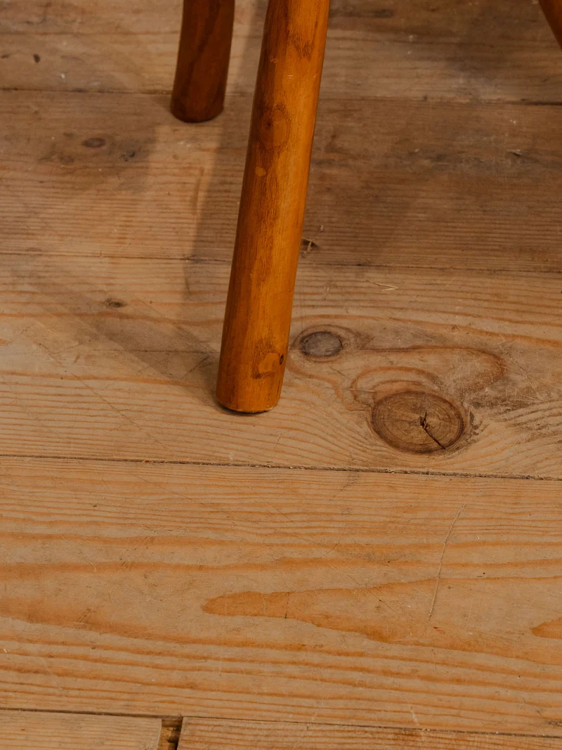 Regis, le tabouret en bois N°1352