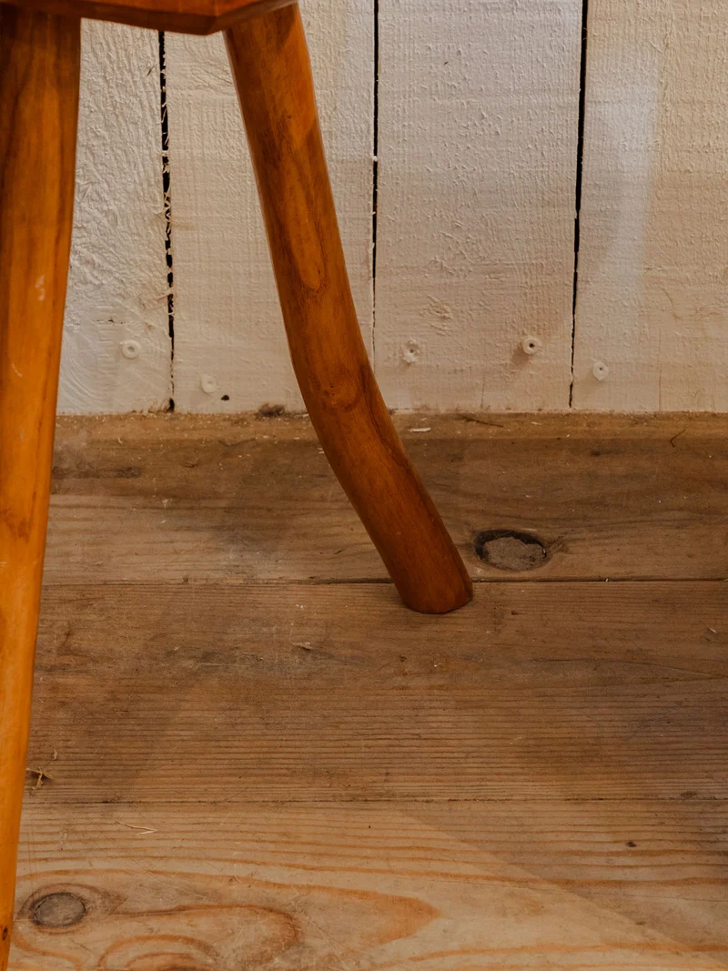 Regis, le tabouret en bois N°1352