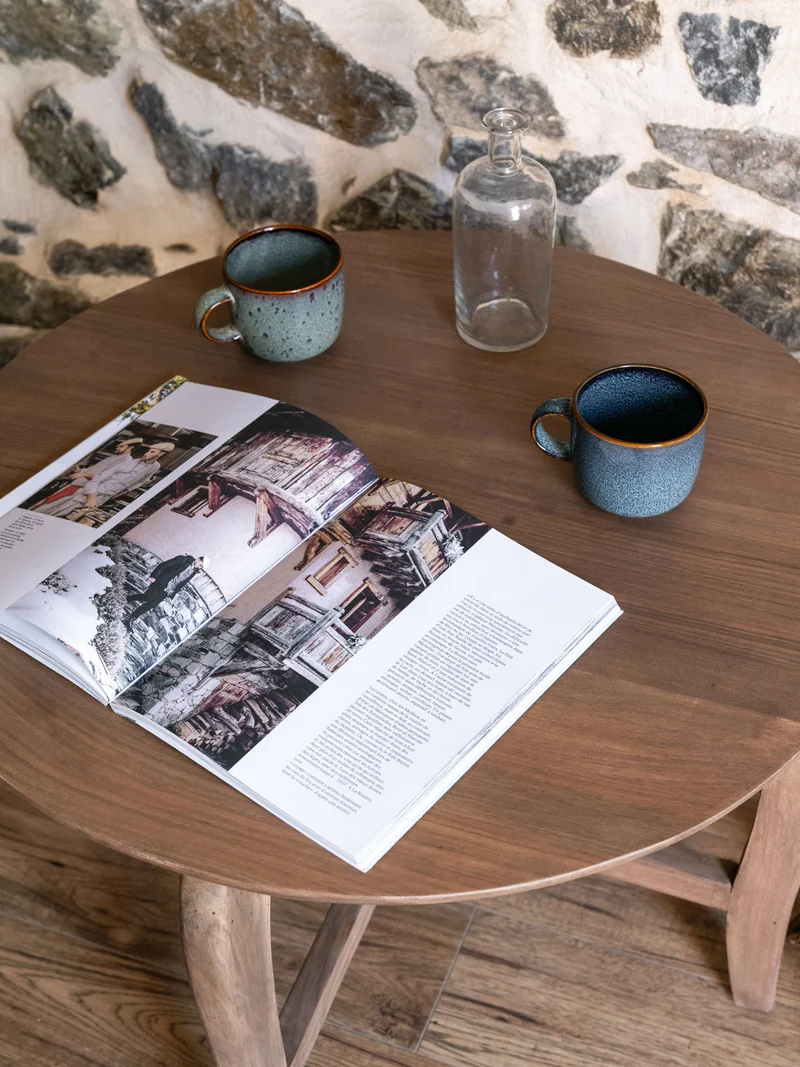 Donna, la table basse cirée en bois massif N°995
