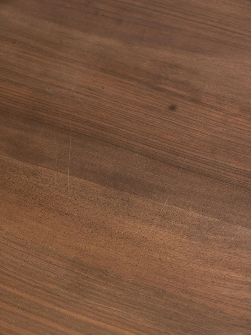 Donna, la table basse cirée en bois massif N°995
