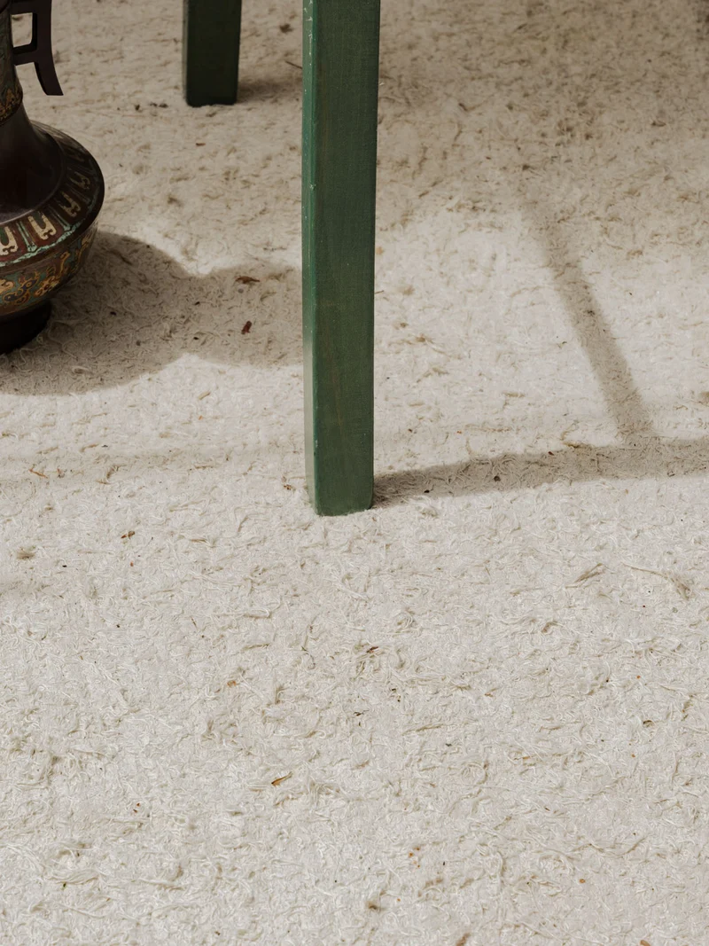 Gaston, le tabouret de bar en bois vert et paille N°178