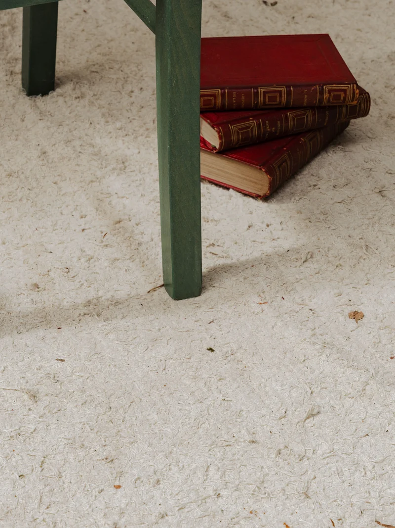 Gaston, le tabouret de bar en bois vert et paille N°178