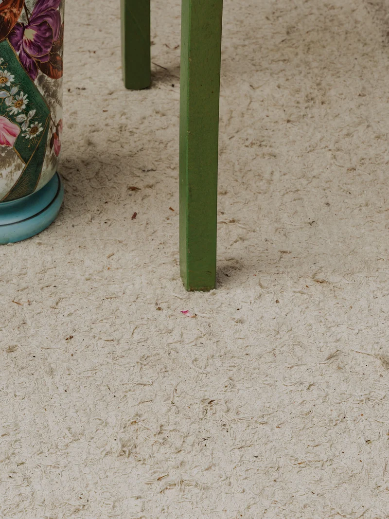 Gaston, le tabouret de bar en bois vert et paille N°177
