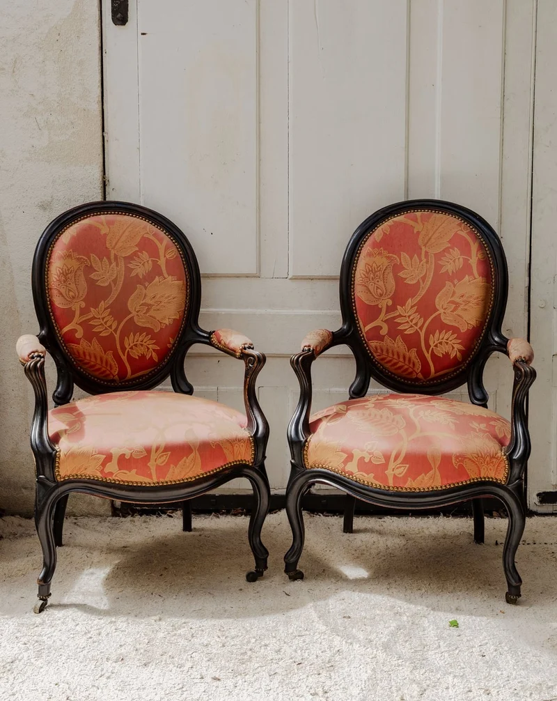 Ernest, la paire de fauteuils Napoléon III en bois et tissu N°972