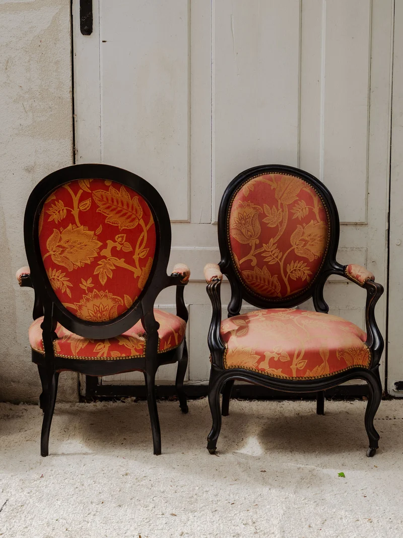 Ernest, la paire de fauteuils Napoléon III en bois et tissu N°972