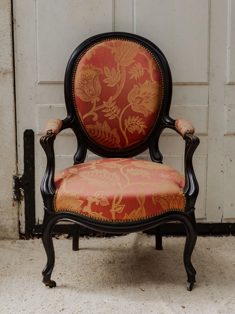Ernest, la paire de fauteuils Napoléon III en bois et tissu N°972