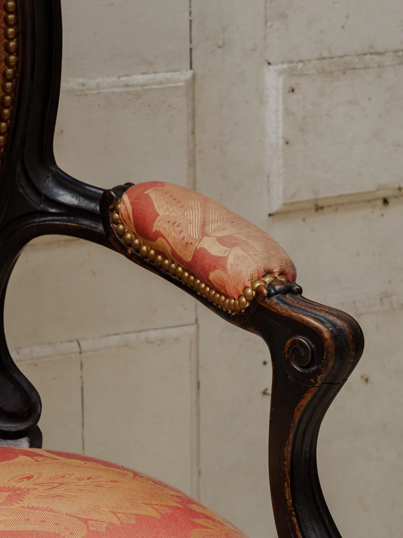 Ernest, la paire de fauteuils Napoléon III en bois et tissu N°972