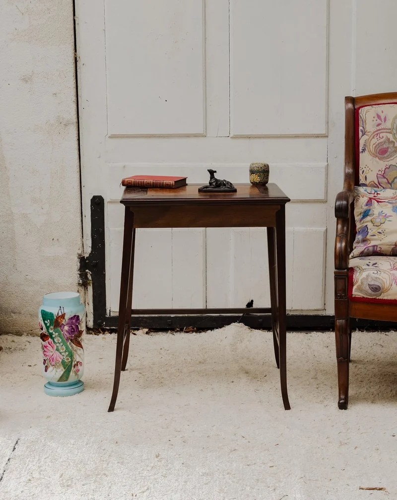 Francine, la table d'appoint en bois N°965